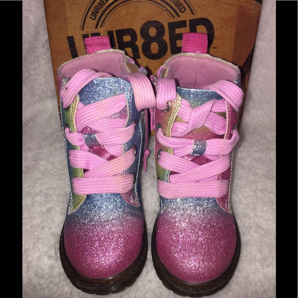 Unr8ted boots
